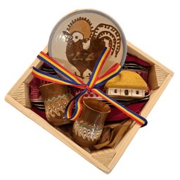 Pachet cadou "Amintiri din Horezu" in ladita din rasinoase (CAD149)