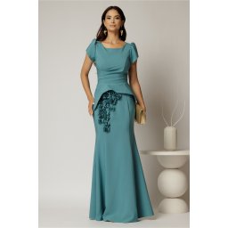 Rochie lunga turcoaz de ocazie cu croi sirena si aplicatii florale sub peplum