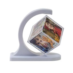 Rama foto, in forma de cub, magnetic rotativ cu 6 poze, alb / CD3521_ALB