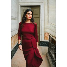 Rochie elegantă de damă cu volane decorative