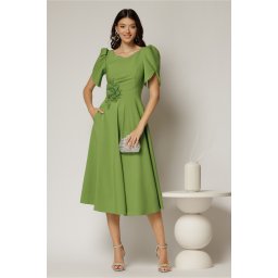 Rochie midi verde de ocazie cu aplicatie in talie cu margele si maneci decupate
