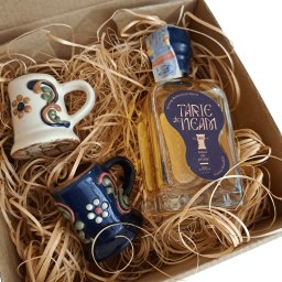 Pachet cadou cu tuica de prune dublu distilat si doua canute din ceramica de Bledea Ucod CAD481)