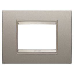 Rama, Ornament, Lux, In, Metal, 3, Module, Bronz, Sidefat, Cadru, Interior, Bronz, Mat, Gewiss Chorus GW16203XP