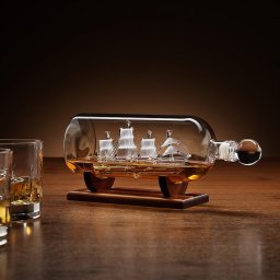 Decantor de Whisky cu Navă