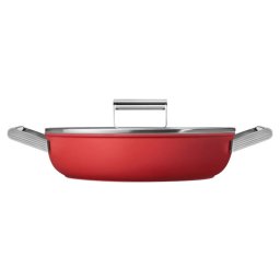 Oală joasă cu capac Smeg CKFD2811RDM, 28 cm, 3,7 l, acoperire antiaderentă cu 3 straturi, rezistentă la cuptor până la 250 °C, fără PFAS, compatibilă cu plitele cu inducție, roșie