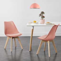 Set 2 scaune dining roz cu sezut tapitat si picioare din lemn
