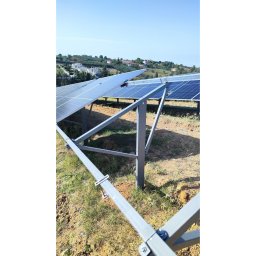 Sistem complet de montaj pe sol batut pentru 20 panouri fotovoltaice 11 kW