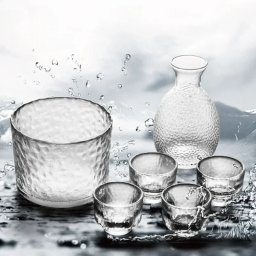 Set cadou servire bauturi tari Sticla cupa si 4 pahare Platinum