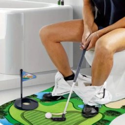 Joc amuzant mini golf pe tron