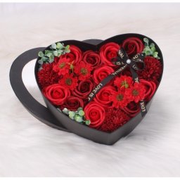 Buchet flori de sapun, parfumate, cutie decorativa inimioara, idee de cadou ideala, JollyMag, BUK01CZE