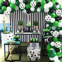 Kit aranjament baloane petrecere, tematica fotbal, 90 bucati, accesorii prindere, alb, negru, verde
