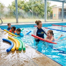 Tub plutitor pentru piscina si inot, 155 x 6 cm, spuma PE