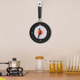 Gossi ceas de perete cu design tigaie cu ou prajit, 18,8 cm