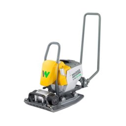 Placă compactoare unidirecțională Wacker Neuson APS1340e — acumulator 51 V, 13 kN, 770 m²