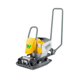 Placă compactoare unidirecțională Wacker Neuson APS1135e, compatibilă cu acumulator 51 V, 11 kN, 670 m²