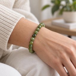 Bratara din jad nefrit, sfere de 6 mm, pe elastic, lungime 19 cm
