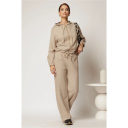 Compleu bej cu adaos de bumbac format din pantalon si bluza cu fermoar