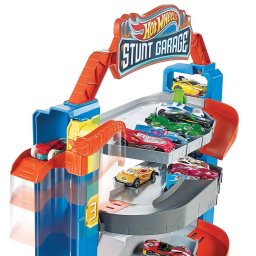 Garage City Stunt garage with lift