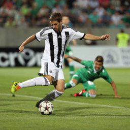 Adidas šorc FK Partizan za sezonu 2014/15 (beli) 5005