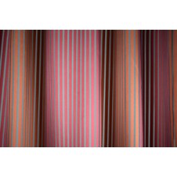 Zavesa sa uzdužnim linijama 3500