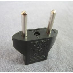 US to European Power Adapter (za US na EU utičnicu)