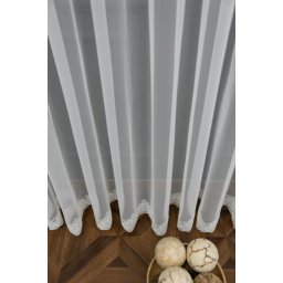 Zavesa til bela sa čipkom