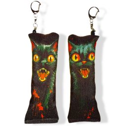 Privezak dakimakura lud crni mačak (1 com)