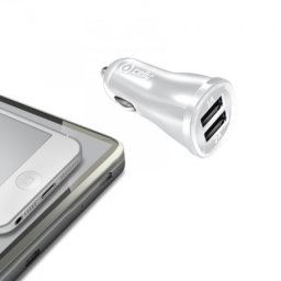Celly auto punjač sa 2 USB ulaza u beloj boji ( CCUSB22W )