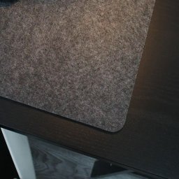 Felt Podloga za mis Brytaren 900x400 bela
