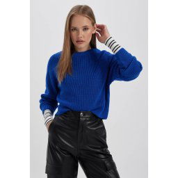DEFACTO Cool Regular Fit Crew Neck Sweater