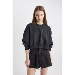 DEFACTO Cool Crop Thick Fabric Wash Faded Effect Basic Sweatshirt