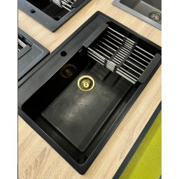 GRANITNA SUDOPERA ULGRAN U600 , CRNI 770x500x200mm sa sifonom u boji zlata
