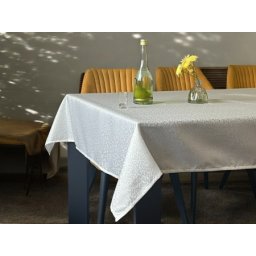 Stolnjak Viktorija 140x220cm Krem boja ( VLK000342-Kremboja )