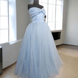 Raskosna haljina od tila sa korset kopcanjem