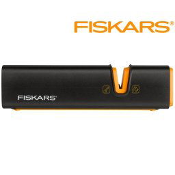 Ostrac-nozeva-i-sekira-Fiskars-XSharp-120740-029648
