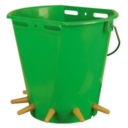 PLASTIČNA KANTICA ZA ISHRANU PRASIĆA, JAGNJADI I JARIĆA SA 6 MEKANIH CUCLI