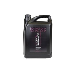 SHOW TECH ŠAMPON SA REGENERATOROM ZA PSE I MAČKE ROMANCE 2 U 1