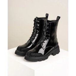 Ženske lakovane gležnjače na pertlanje KG-250110 crne