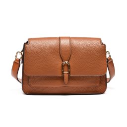 T012612CAM – Camel baguette torba sa preklopom
