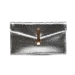 T022655SLV – Srebrna ženska pismo večernja torbica sa metalik teksturom i elegantnom kopčom