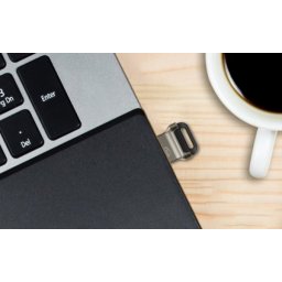 TeamGroup 32GB C162 USB Flash memorija 3.2 BLACK/SILVER TC162332GB01