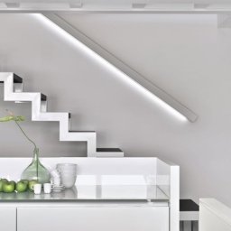 Sivi ugaoni aluminijumski profil za LED trake 15,8 × 15,8 mm dužine 3 m
