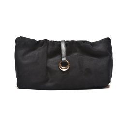 T012633BLK – Crna mekana velur clutch torba sa metalnim ukrasom