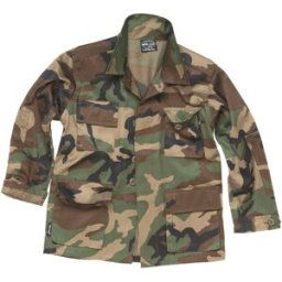 Mil-Tec Fältjacka BDU Woodland Barn (Storlek: Small)