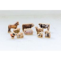 BondgÃ¥rdsdjur i trÃ¤ 10/fp