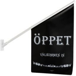 Flagga ''Ãppet'' svart med vit text