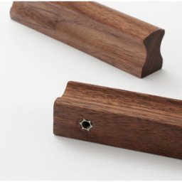 Härligt Hemma Handtag, Trähandtag, Valnötsträ “harrow” 96…192 Mm - Totallängd 400 Mm