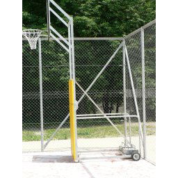 Basketbalová konštrukcia DOR-SPORT, mobilná, sklopná, doska 1200x900 (Vonkajšia mobilná sklopná basketbalová konštrukcia vrátane závažia a dosky 1200x900 mm.)