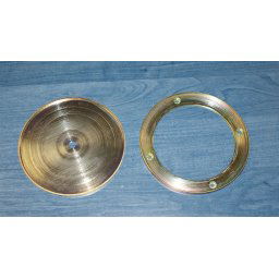Krycie viečko DOR-SPORT, príruba oceľová pre umelý povrch (Vnútorná oceľová príruba s priemerom 158 mm hrúbka 8mm, otvor pre vloženie stĺpika 119mm.)