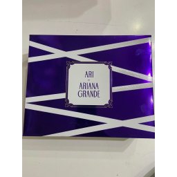 Prazdna krabica Ariana Grande, Rozmery 27cm X 22cm X 9cm